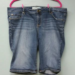 Torrid Bermuda Shorts 20 GUC